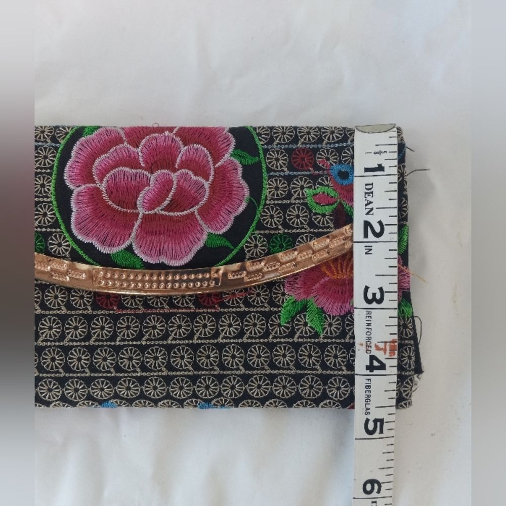 Embroided Hand Wallet - Picture 4 of 8
